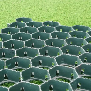 Plaque stabilisatrice pour gazon en polyéthylène