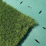 Rouleau amortisseur pour gazon synthétique