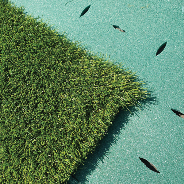 Rouleau amortisseur pour gazon synthétique